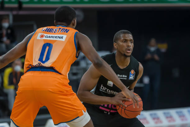 年轻管理人 年轻管理人