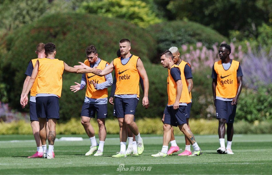 在双线推进 在双线推进