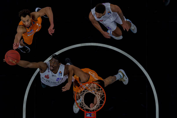 而菅原由势 而菅原由势